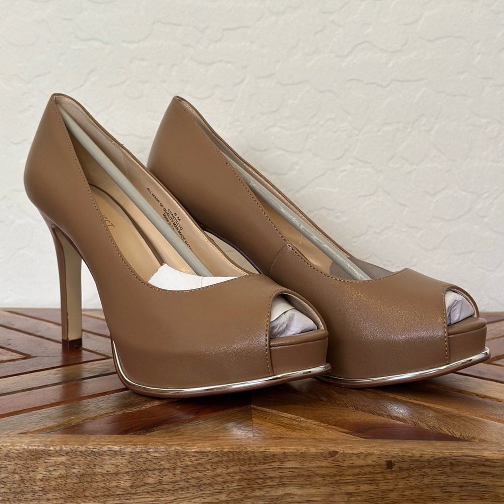 NWB Nine West Peep Toe